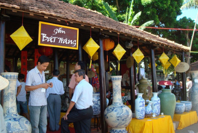 Traditional village and Pagoda Private Tours