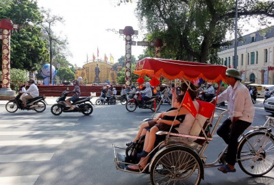 Ha Noi Cyclo and Water Puppet Show