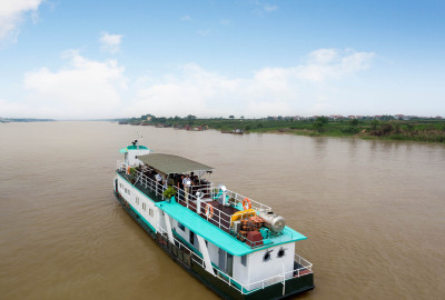 Boat Trip on The Red River Ha Noi